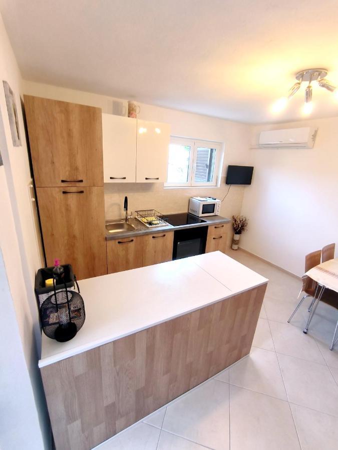 Apartment Dumicic 2 Mundanije Eksteriør bilde